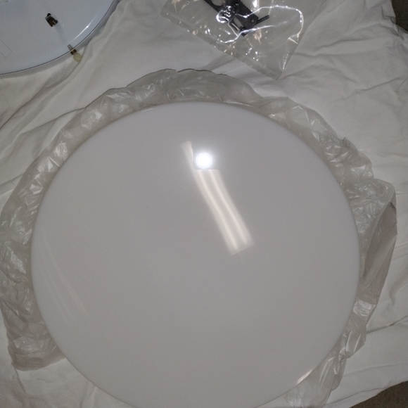 Sea Gull Lighting Ceiling Light Fixture white NIB - Picture 6 of 10